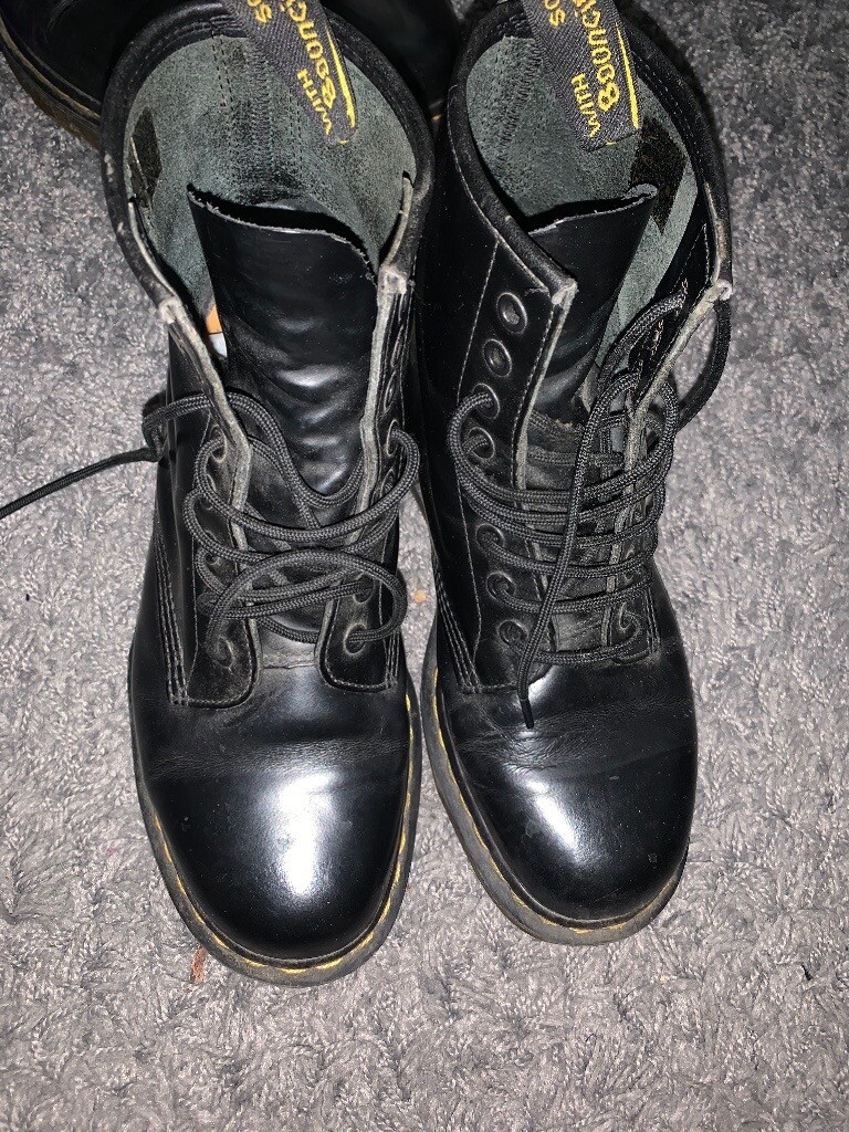 dr martens gumtree